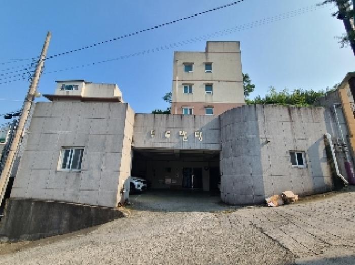 본 건 전경