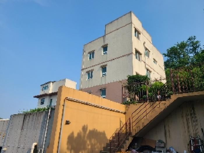 본 건 전경