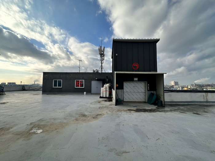 <옥탑층> 제시외건물㉠,㉢</p>
<p>‘><br /><img src=