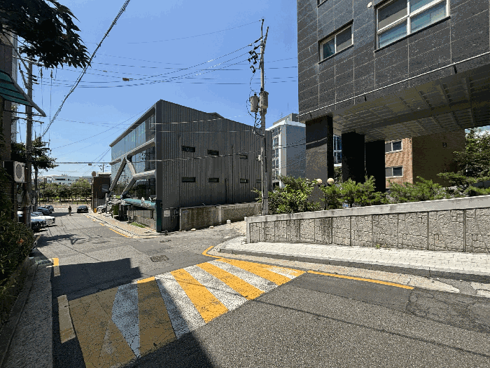 본건 진입로 및 주변환경