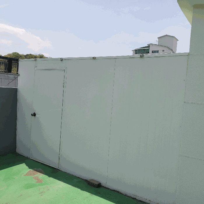 본건 옥상 칸막이 전경