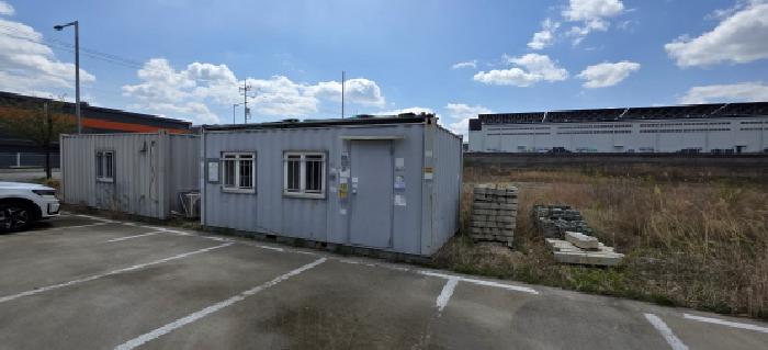 제시외 컨테이너 및 주변