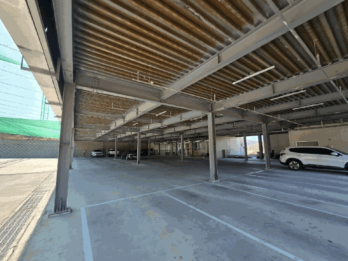 내부사진(1층 주차장부분)