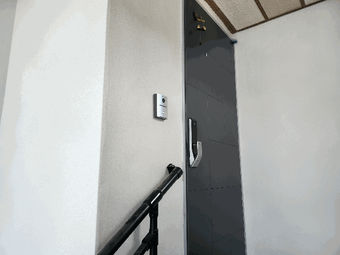 건물 4층 입구 전경