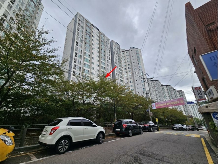 남서측 전경 및 단지 남서측 인접도로