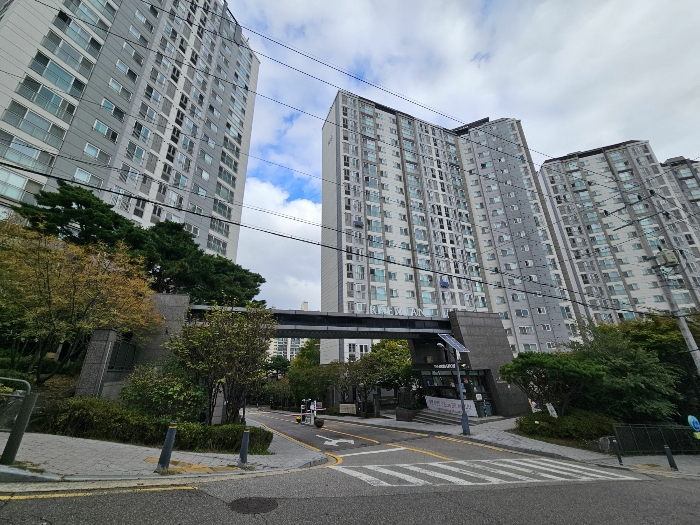 단지 남서측 출입로