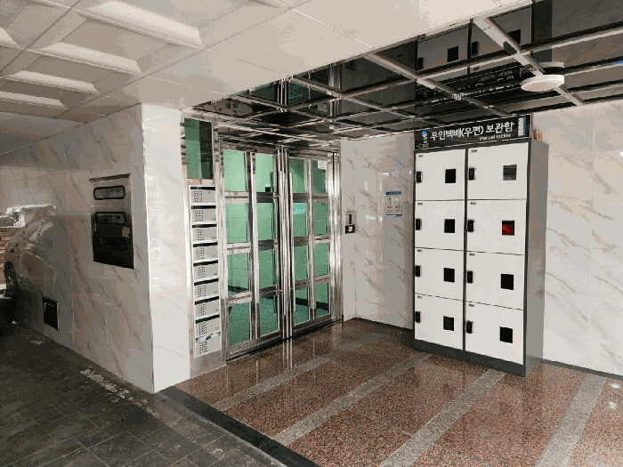 대상물건 소재 건물 1층 공동 현관