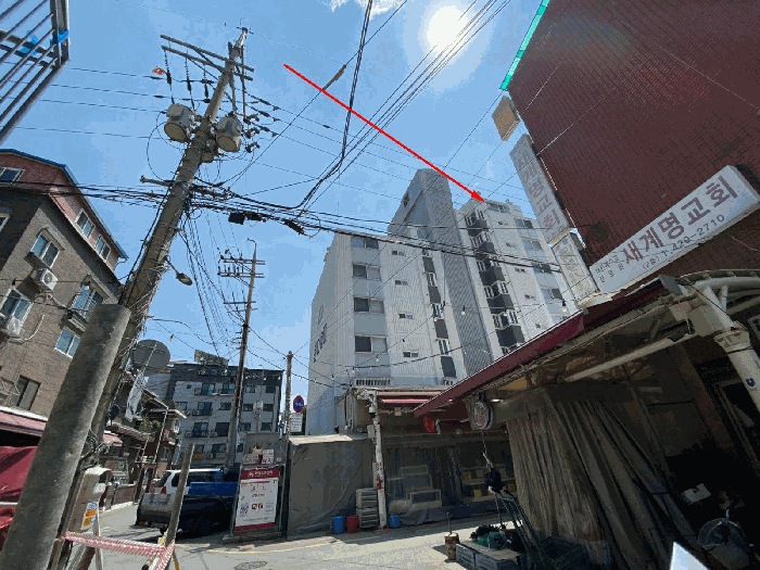 본건이 소재한 건물 전경