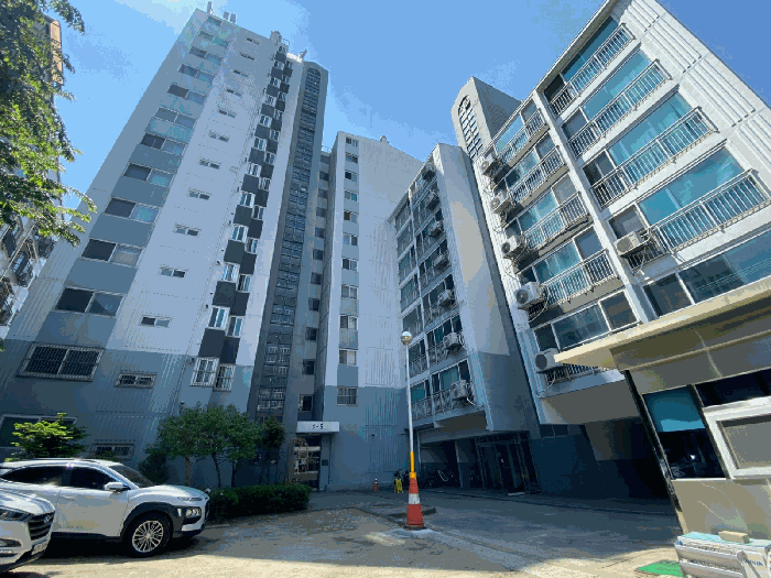 본건이 소재한 건물 전경