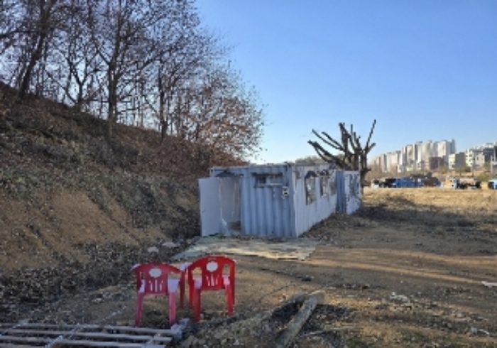 목적물 14번에 이동식컨테이너