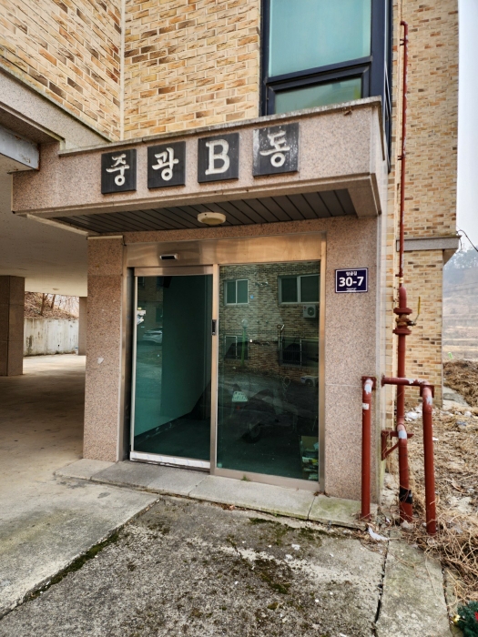 1층 현관 전경