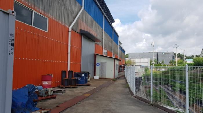 본건 북동쪽 경계 부근에 소재하는 제시외 컨테이너박스 