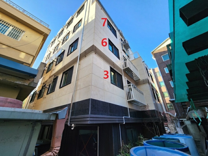 남동측에서 촬영