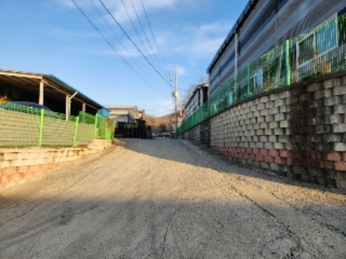 목록 5.(공장 출입 도로)