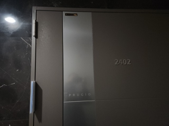 출입문 및 안내장