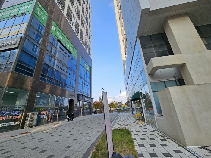 [보행자 도로 전경]