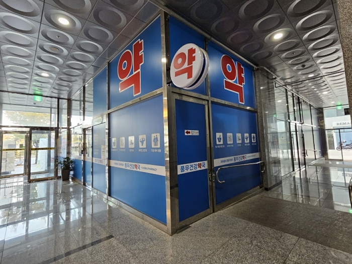 [복도에서 본건 전경]