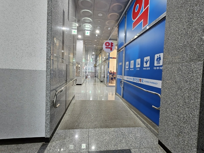 [본건 복도 전경]