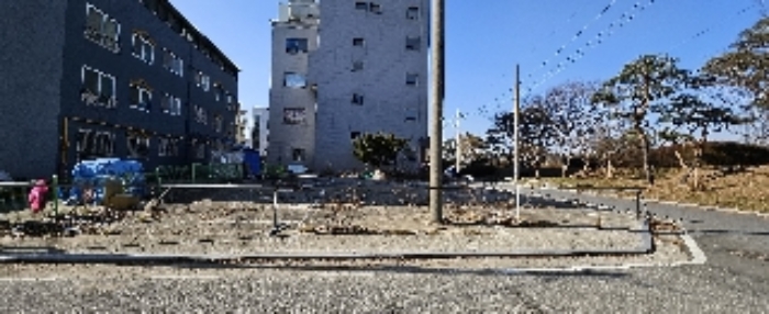 1번 부동산 동측 주차장 모습