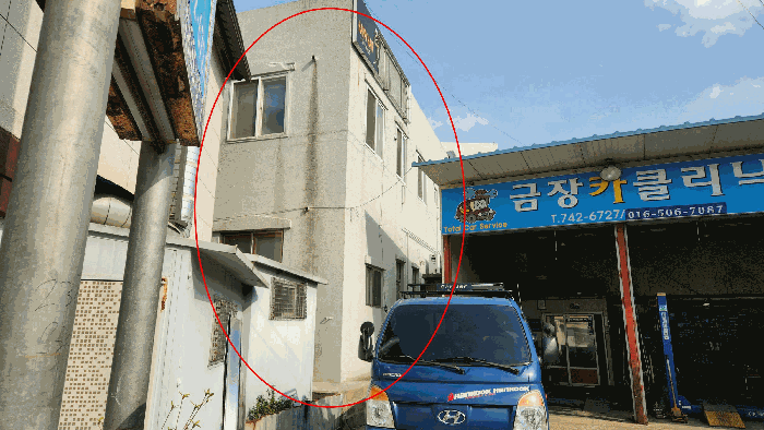 남서척에서 촬영한 건물후면