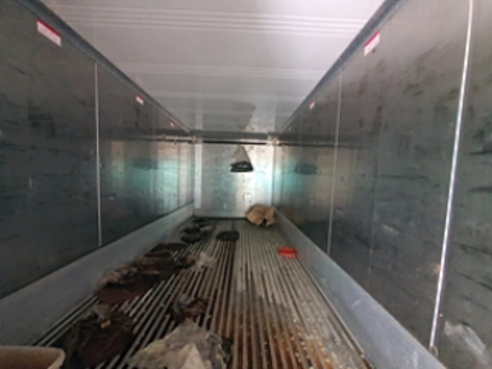 기호50,51 양지상 제시외 판넬조 판넬지붕 단층창고 및 컨테이너 2개를 이용한 단층창고(내부)