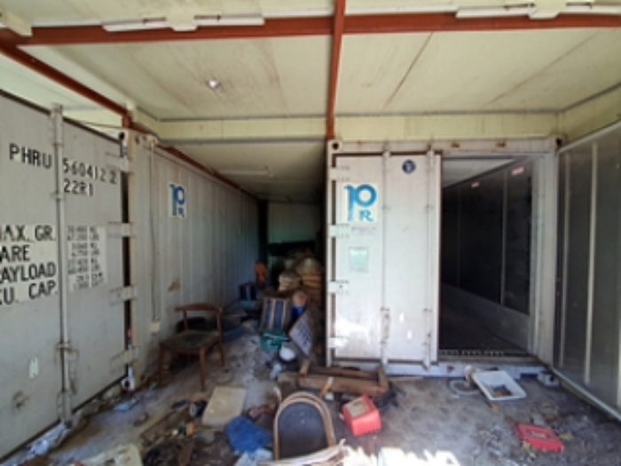 기호50,51 양지상 제시외 판넬조 판넬지붕 단층창고 및 컨테이너 2개를 이용한 단층창고(내부)