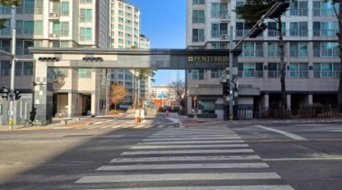 아파트 출입구