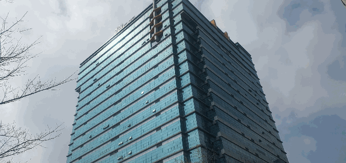 본건이 소재한 건물 전경①