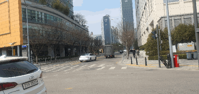 본건이 소재한 건물 주위 전경①