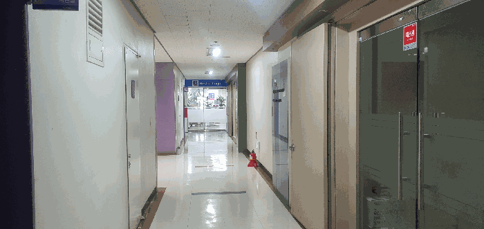 본건 입구 주위 전경