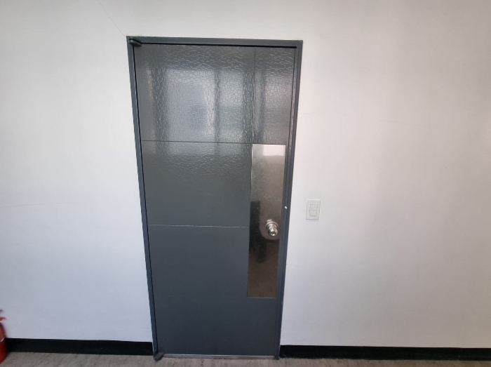 목록1. 111호 출입문