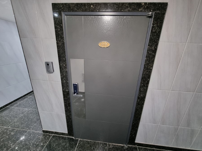 목록1. 305호 출입문