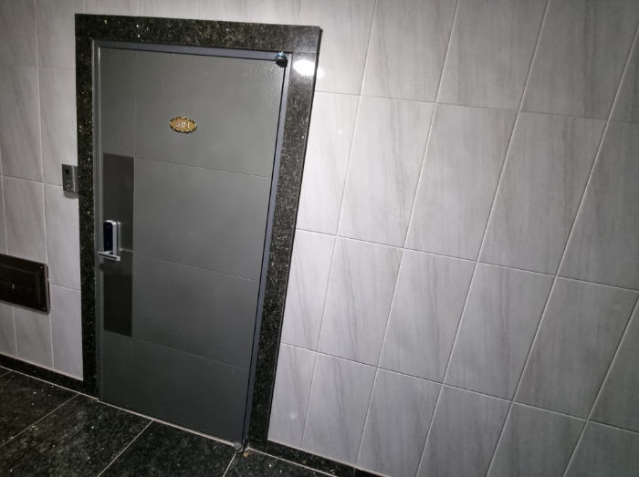 목록1. 501호 출입문