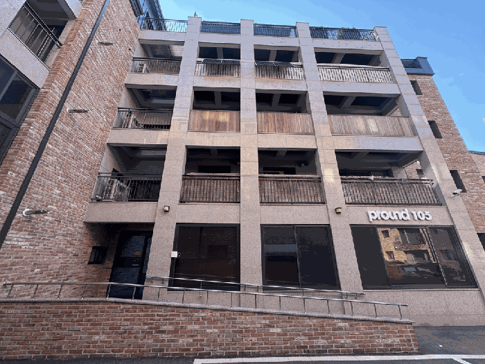 동측에서 바라본 본건 소재 건물 전경