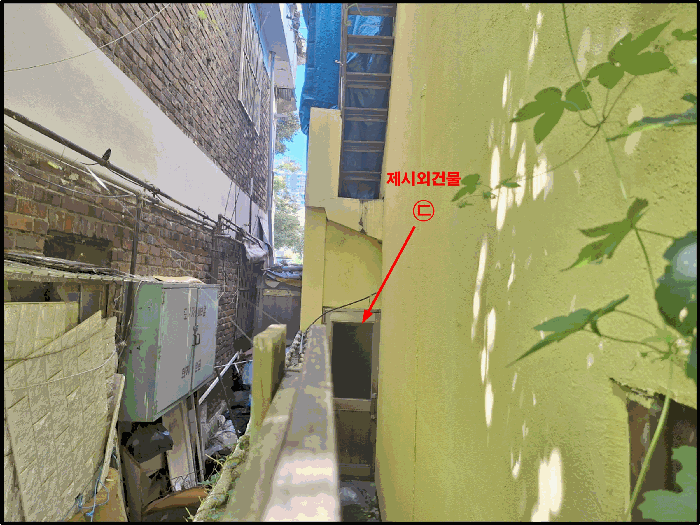 [ 제시외건물 ㉢ ]