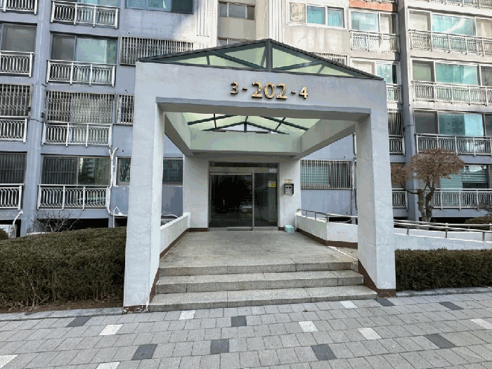 대상 물건 1층 공동 출입구