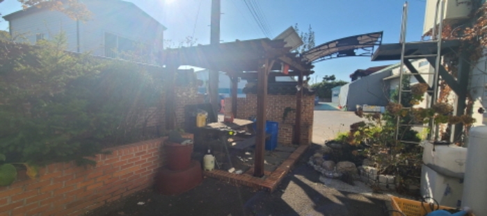 목록 1 토지상 제시외 시설물 전경