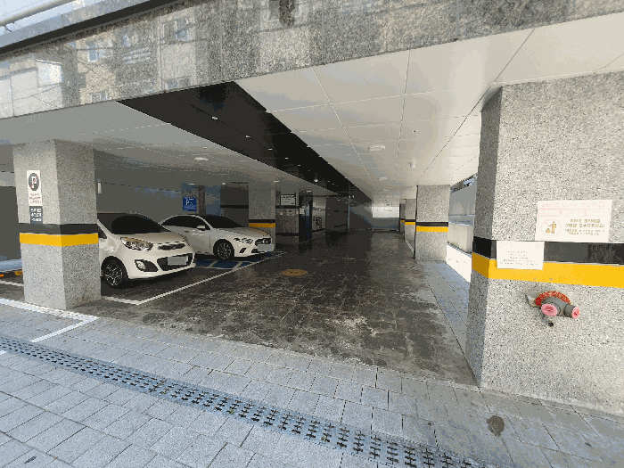 제1층 주차장