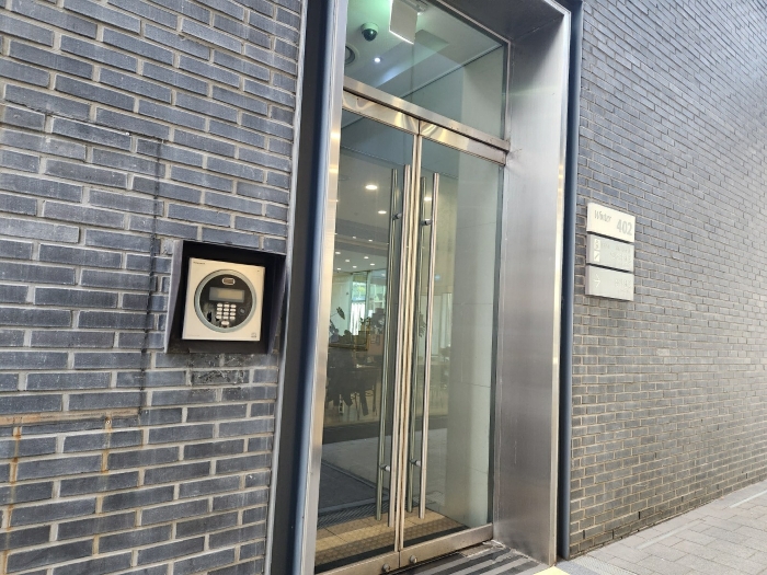 기호(1) 건물출입구 전경