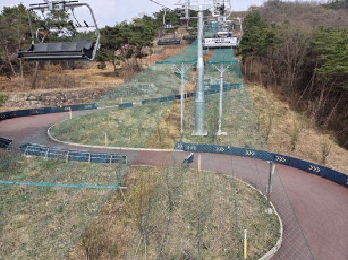이건 부동산 일대 체어리프트기 기계 및 시설 전경