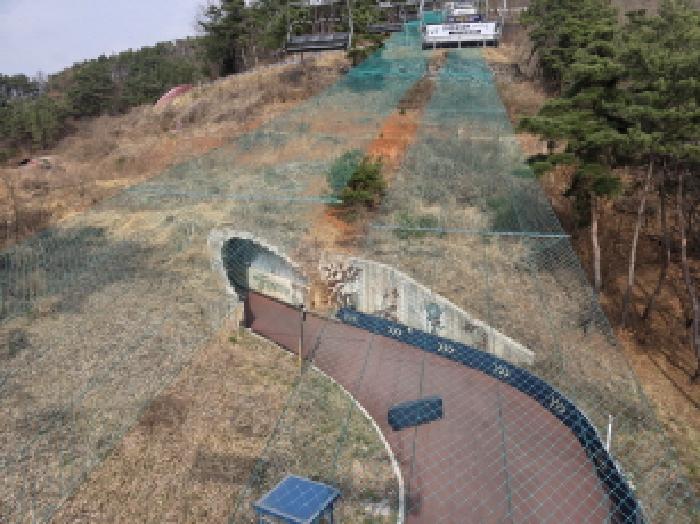 이건 부동산 일대 체어리프트기 기계 및 시설 전경