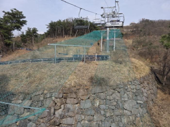 이건 부동산 일대 체어리프트기 기계 및 시설 전경
