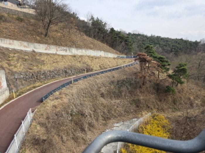 이건 부동산 일대 체어리프트기 기계 및 시설 전경