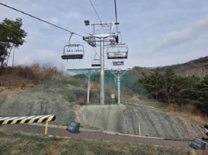 이건 부동산 일대 체어리프트기 기계 및 시설 전경