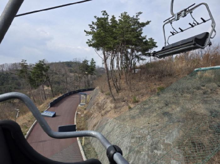 이건 부동산 일대 체어리프트기 기계 및 시설 전경
