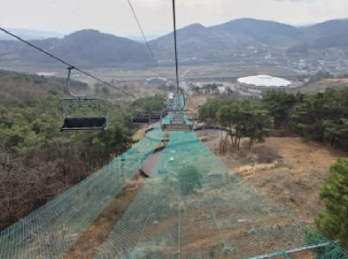 이건 부동산 일대 체어리프트기 기계 및 시설 전경