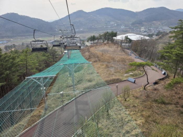 이건 부동산 일대 체어리프트기 기계 및 시설 전경