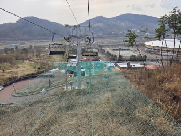 이건 부동산 일대 체어리프트기 기계 및 시설 전경