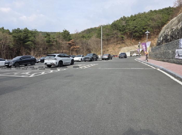 주차장 전경