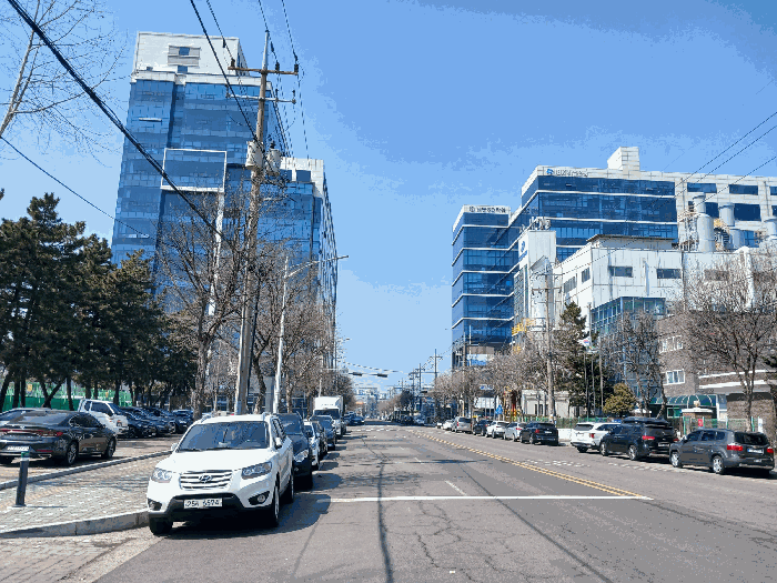 본건 남동측에서